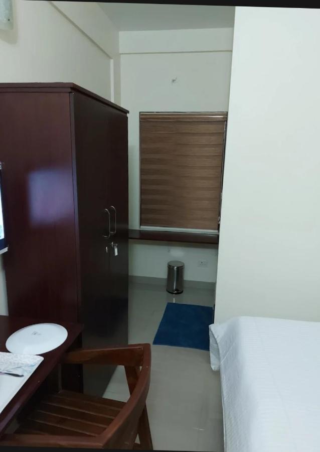 Masterkey Deluxe Rooms Kochi Exterior photo