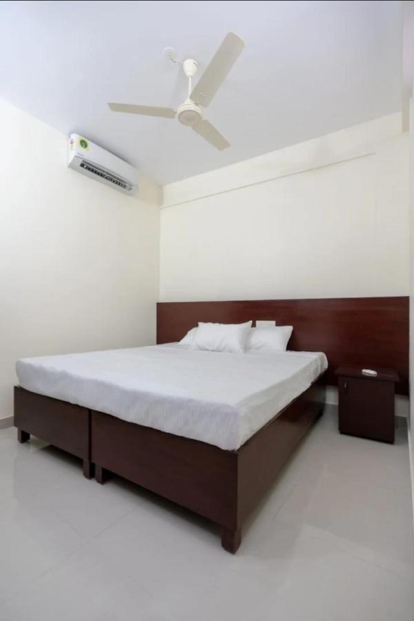 Masterkey Deluxe Rooms Kochi Exterior photo