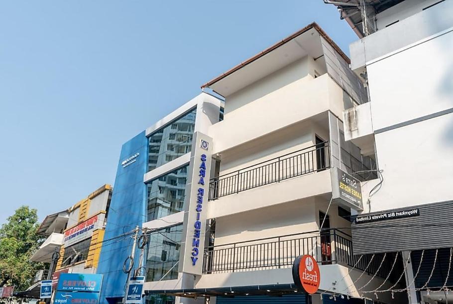 Masterkey Deluxe Rooms Kochi Exterior photo